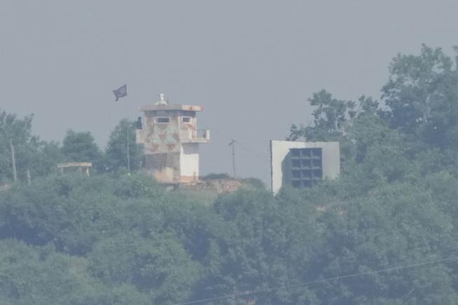 6 Americans Tried to Float Bibles, Rice Into North Korea
