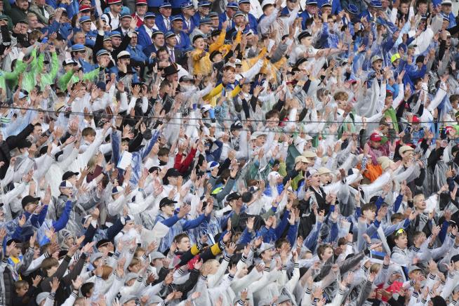 Choir of Thousands Echoes Nation's Resistance to Soviets