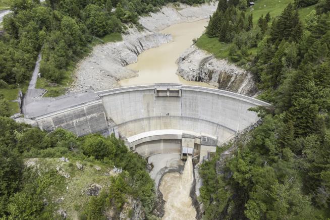 Dams Have Nudged Earth's Poles Over 3 Feet