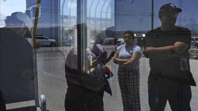 Judge Halts Tactics Used in California Immigration Raids