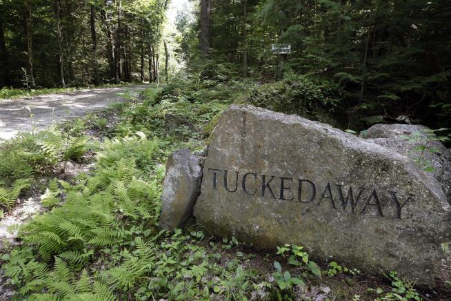 NH 'Hideout' Where FBI Busted Ghislaine Maxwell Is for Sale