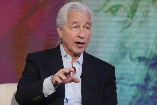 Jamie Dimon to Trump: Don't Mess With Powell