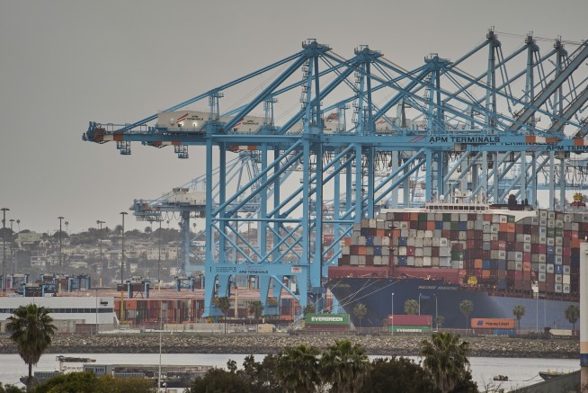 Port of LA Breaks Records as Shippers Race Against Clock