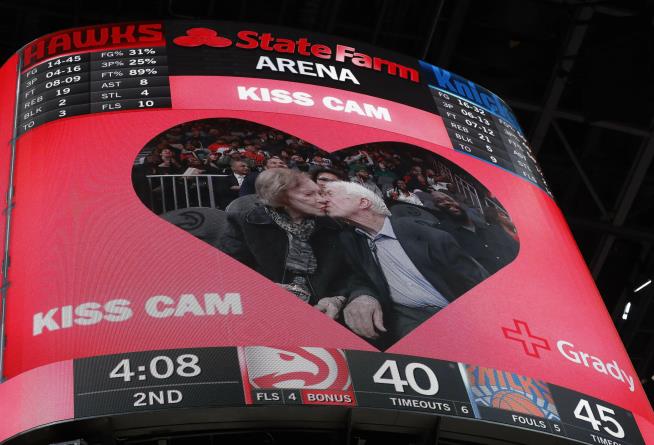 CEO May Have HR Problem Thanks to Coldplay Kiss Cam