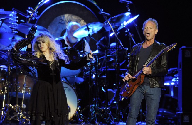 Nicks, Buckingham Posts Hint at Something