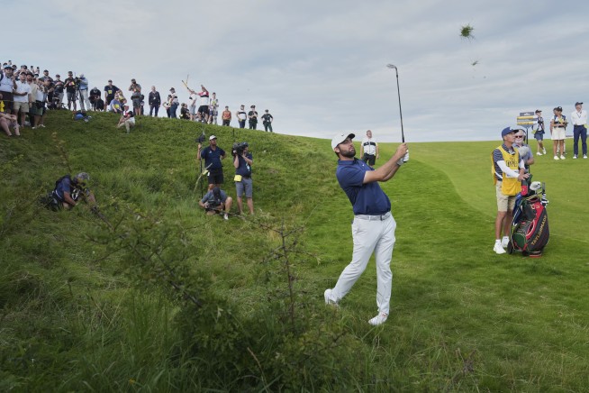 Scottie Scheffler Celebrates First British Open