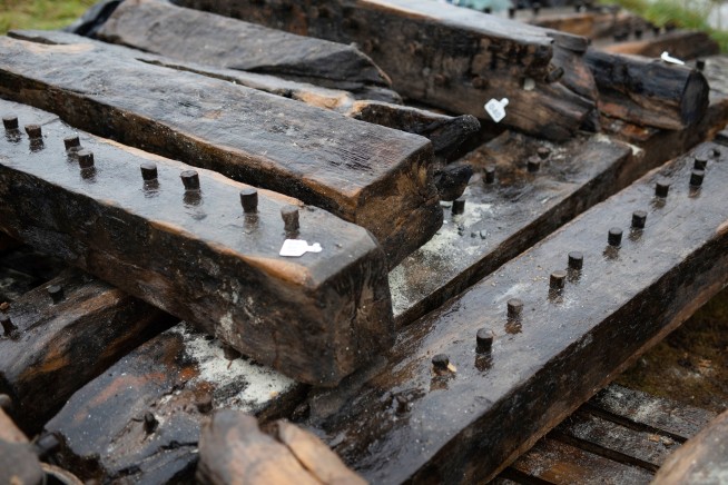 Residents of Remote Island Pitch In to Identify Shipwreck
