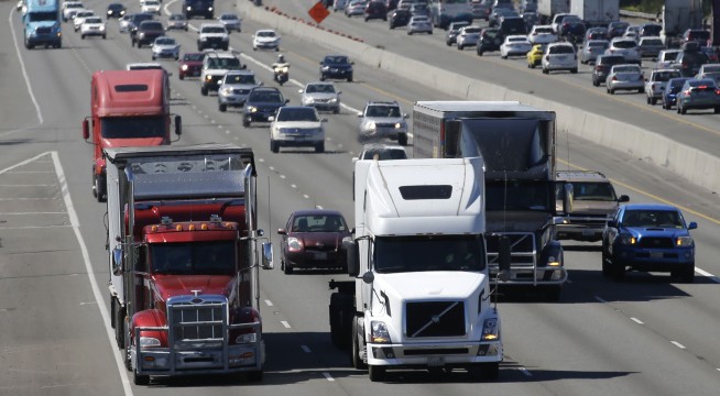Trump Administration Dumps Speed Limits on Big Rigs