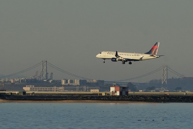 Delta Pilot Lands Plane, Is Immediately Arrested
