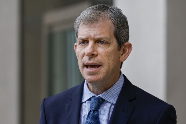 Maxwell Asks SCOTUS to Overturn Conviction