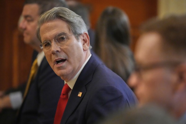 Bessent Talks 'Backdoor for Privatizing Social Security'