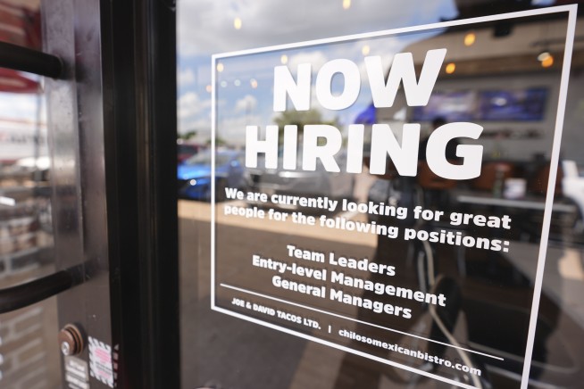 Jobs Report Suggests a Weakening Labor Market
