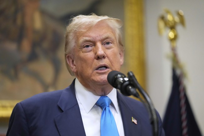 Trump Orders 2 Nuclear Subs to Regions Near Russia