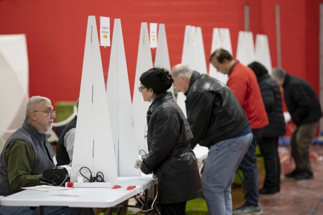 Many Don't Think Highly of Their Party, Poll Finds