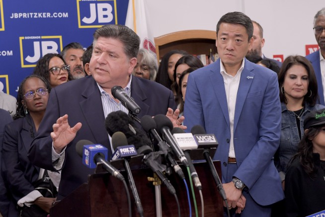 Illinois Governor Vows to Protect Texas Democrats