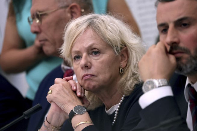 Netanyahu Ousts His AG, Setting Up Legal Showdown