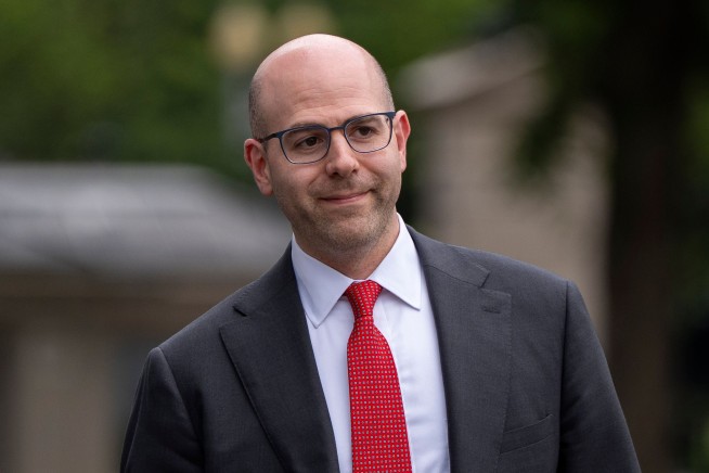 Trump Picks Stephen Miran for Unfinished Fed Term