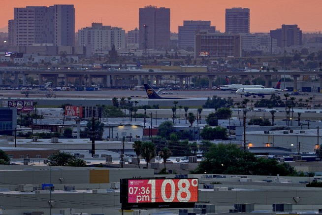 Phoenix Hits 118 Degrees, Breaking a Record