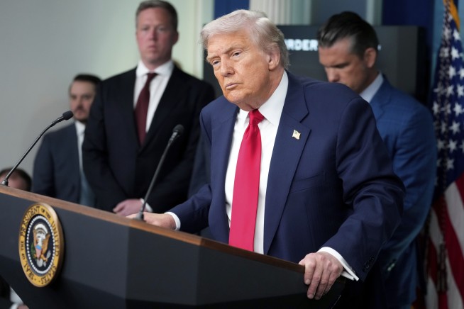 Trump Sees 'Land Swapping' as Key to Ukraine Peace