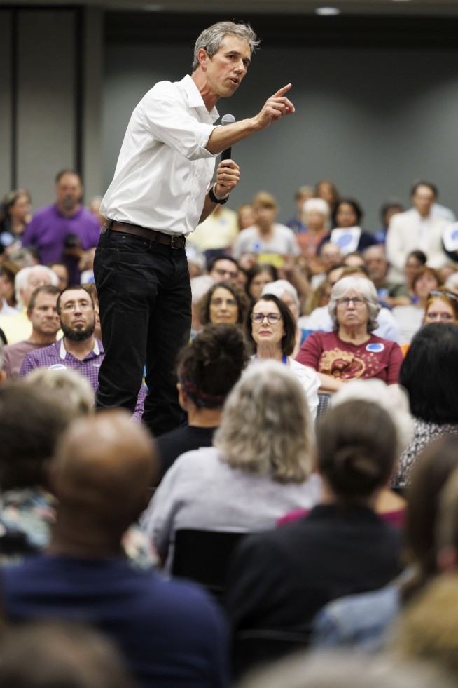 Texas AG Wants Beto O'Rourke Jailed Amid Redistricting Fight