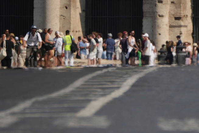 Tour Guide Dies Inside Rome's Colosseum