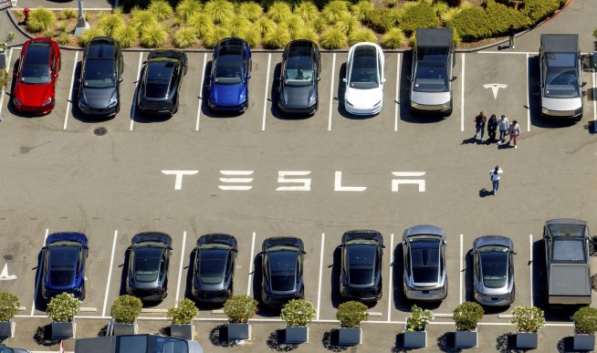 Feds Want to Know Why Tesla Is Slow to Report Crashes