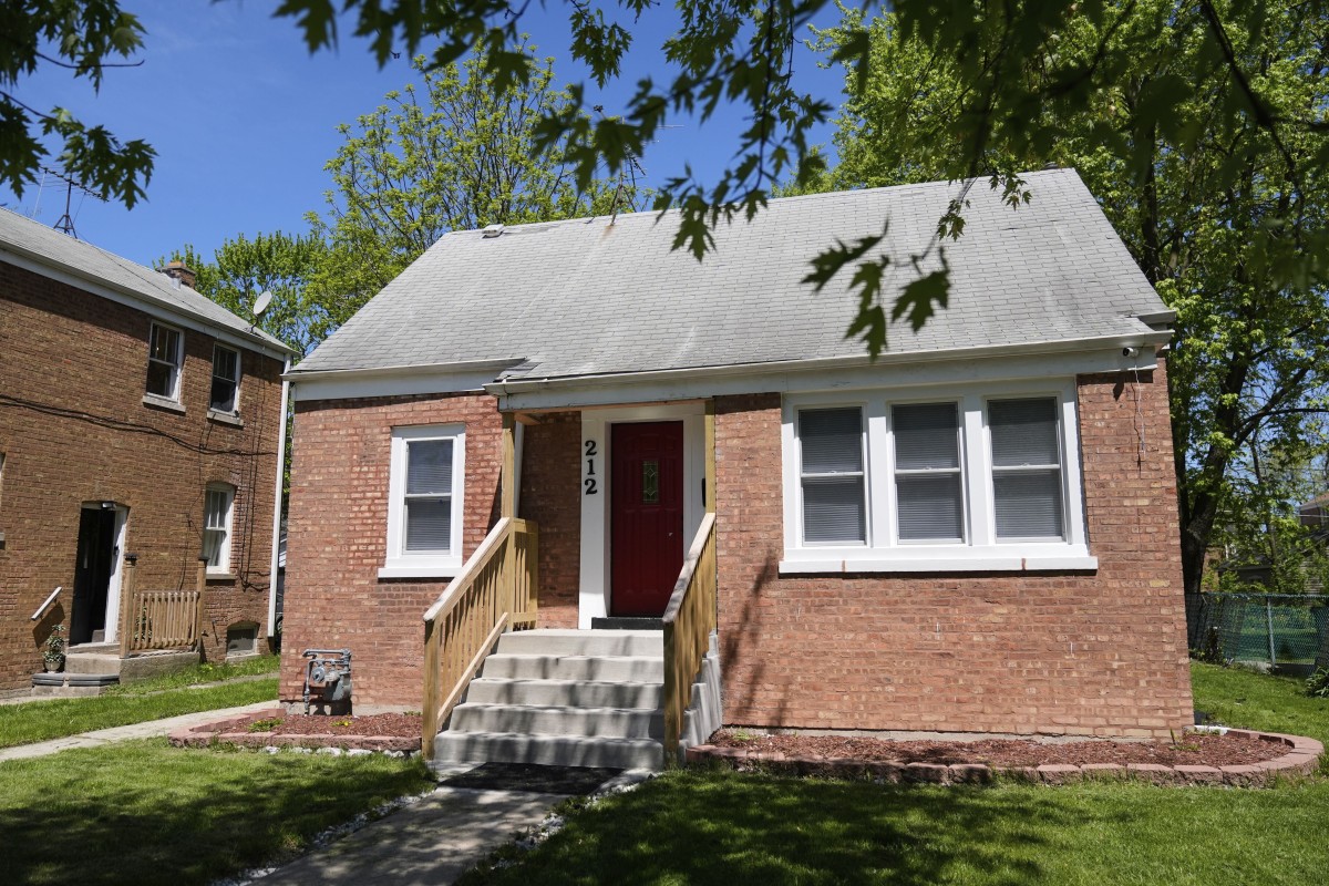 The House 'Isn't Impressive.' It's Still a New Pilgrimage Site