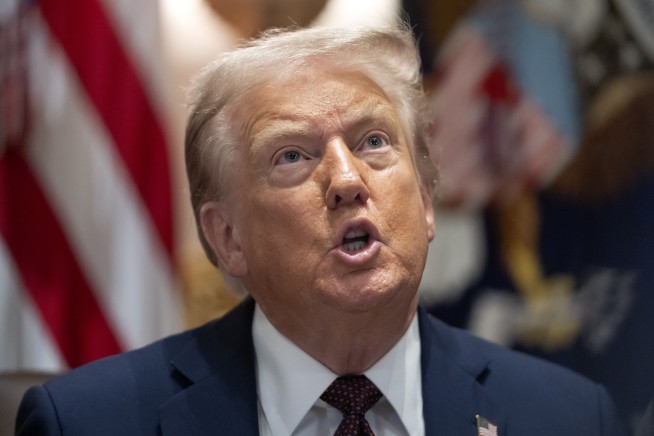 Trump Asks Military Base Outside Chicago for Support
