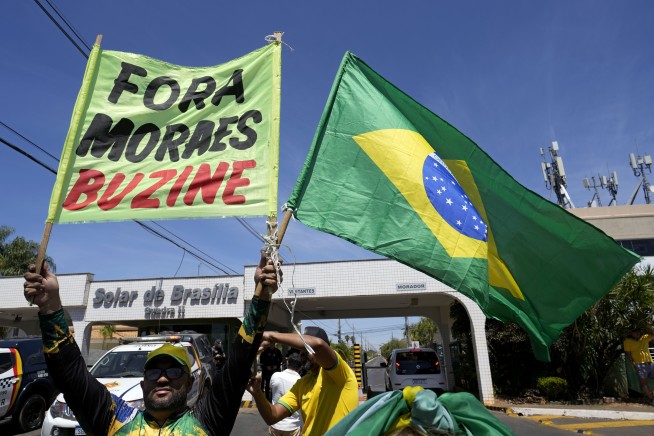 Fearing Escape, Brazil Gives Bolsonaro Less Leeway