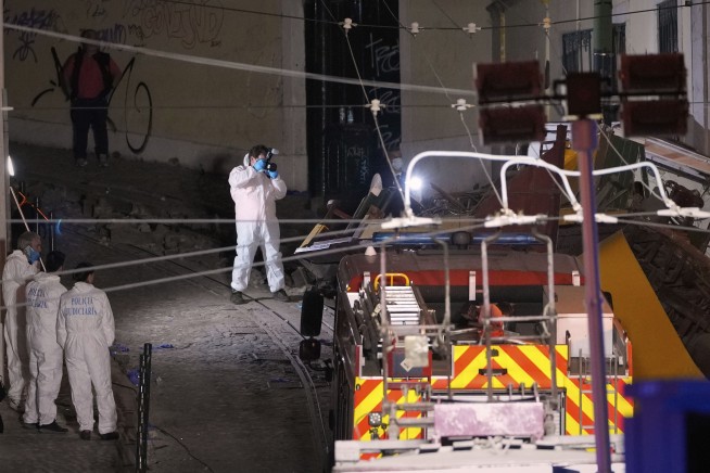 At Least 15 Dead in Lisbon Derailment