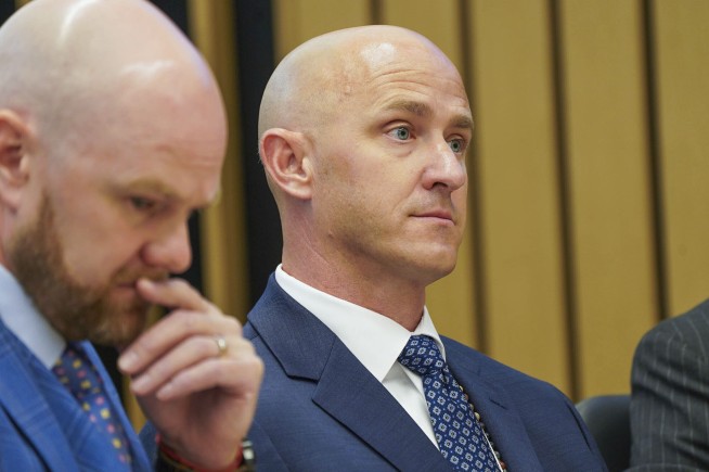 Pilot Who Tried to Cut Engines Takes Plea Deal