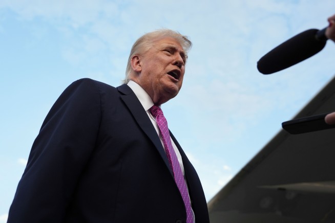 Trump Pushes to End a Long Business Practice