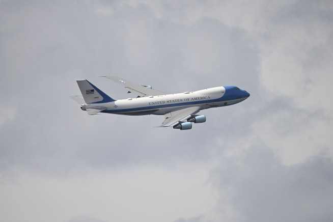 Pilots Scolded for Flying Near Air Force One