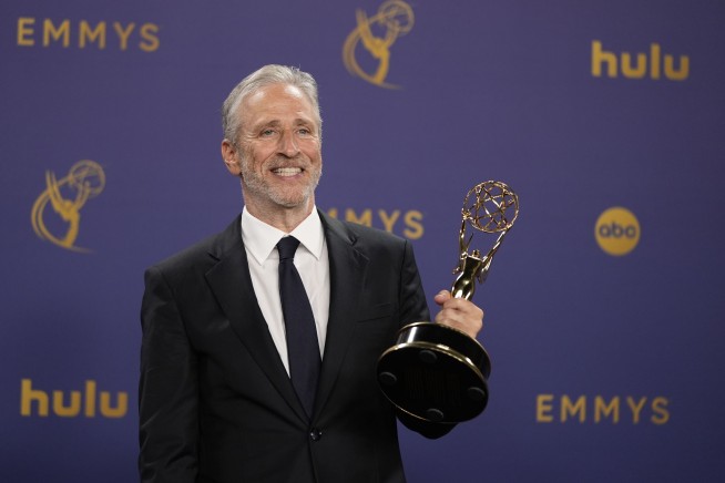 Jon Stewart Presents 'Trump-Compliant' Daily Show Episode