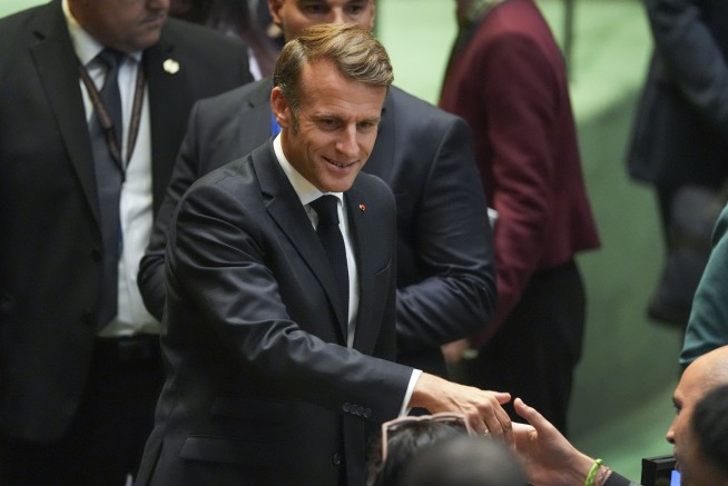 Stuck in NYC Traffic, Macron Calls Trump