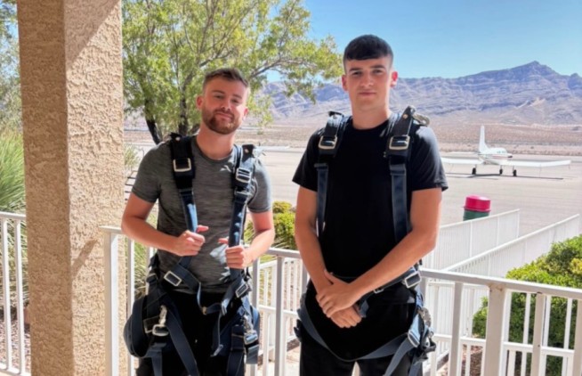 Skydivers Plummet After Both Parachutes Fail