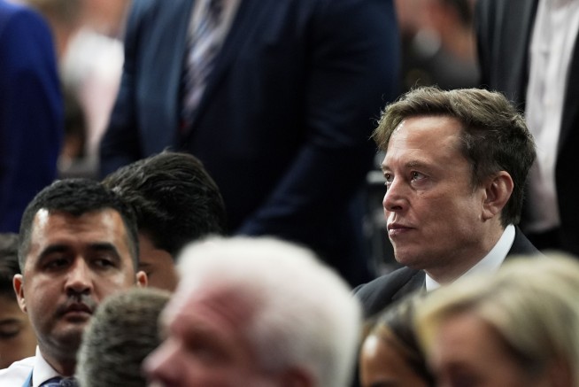 Elon Musk Is First to Hit $500B Mark