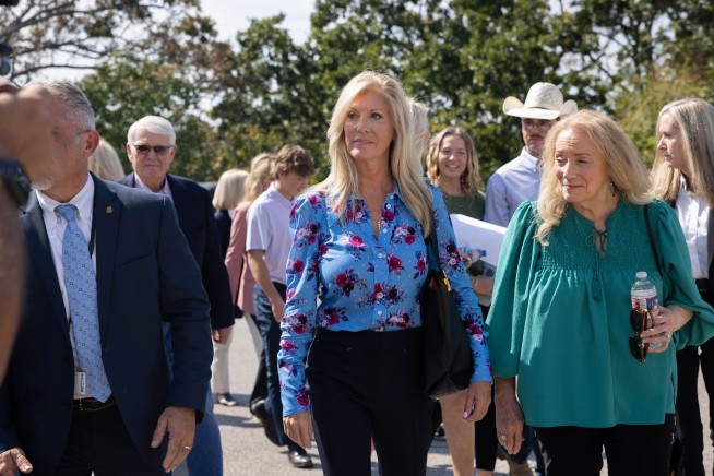 Megachurch Founder Pleads Guilty to Child Sex Abuse