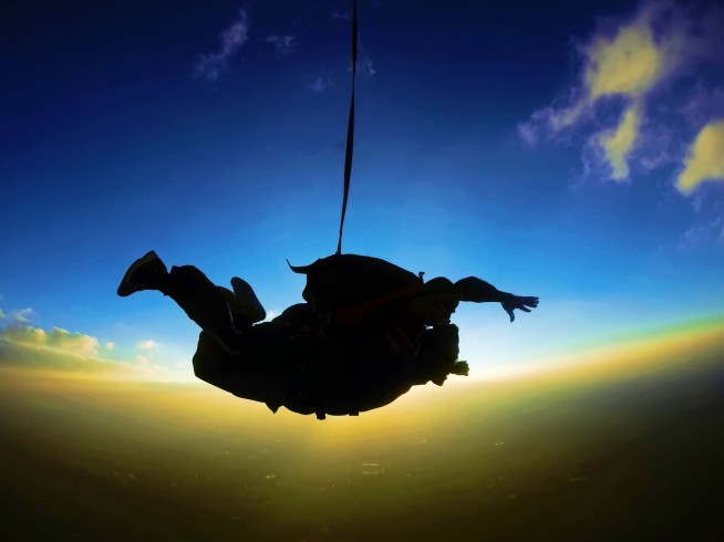Instructor Falls to Death on Student's First Skydive