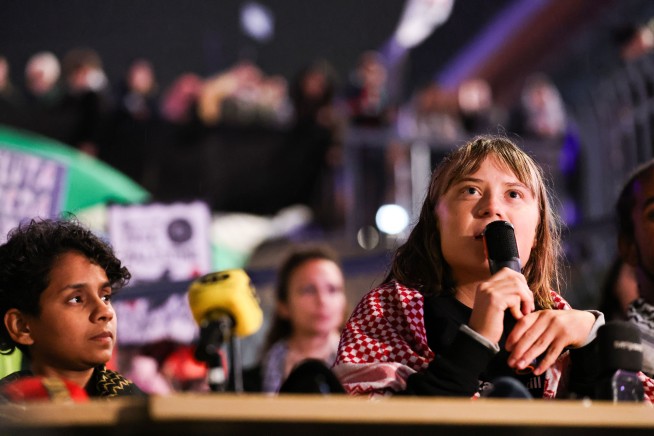 Greta Thunberg Describes Her Detainment in Israel