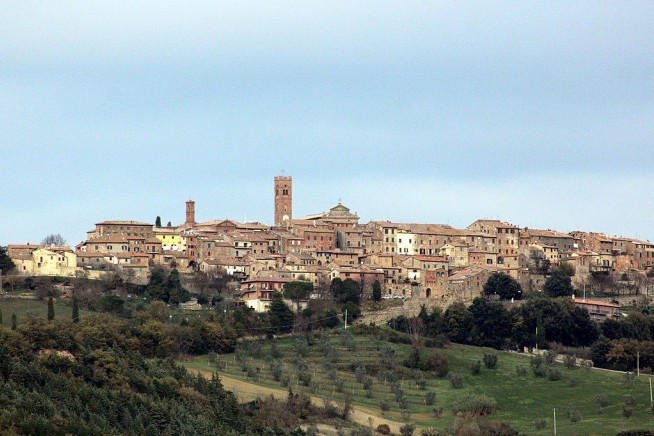 Tuscan Village Offers $23K Incentive to Boost Population