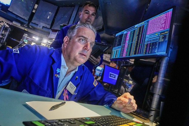 Stocks Bounce Back After Trump Softens China Remarks