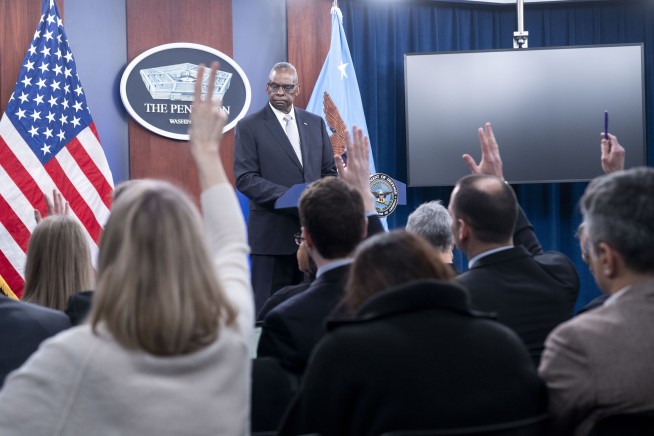 New Rules for Covering Pentagon Have Few Takers