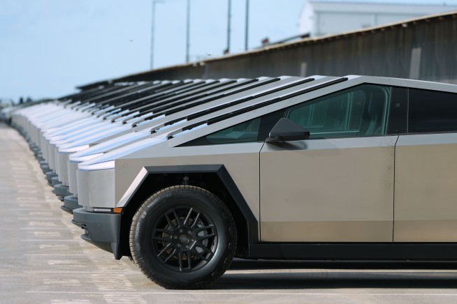 Tesla's Cybertruck Is Flopping