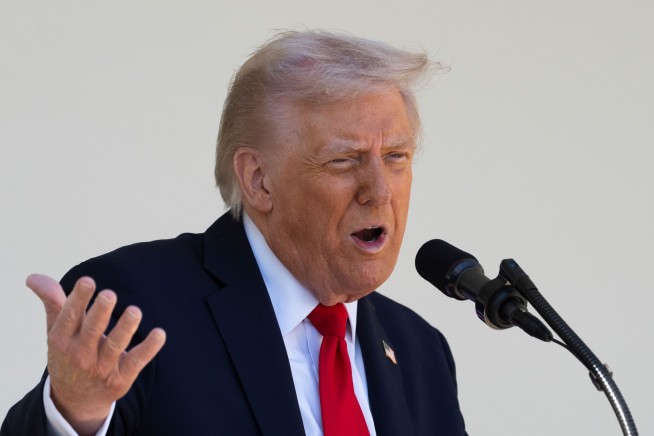 Trump Wants $230M From DOJ for Past Investigations