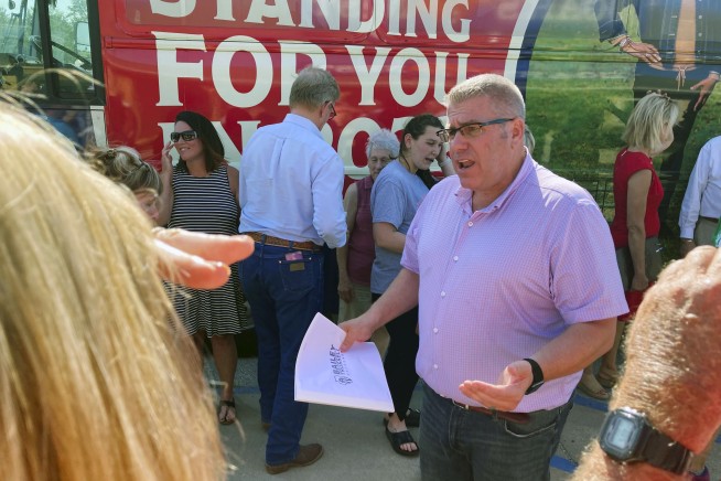 Helicopter Crash Kills 4 Relatives of Illinois Politician
