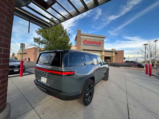 Rivian Slashes 600 Jobs as EV Market Cools