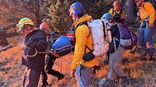 Two Hikers Hit by Lightning While Taking Summit Photos