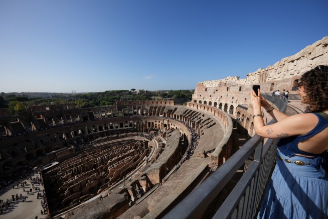 Posts Raise Fears About What Bass Might Do to Colosseum