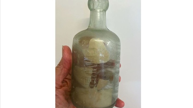 WWI Soldiers' Messages Turn Up in Bottle on Beach